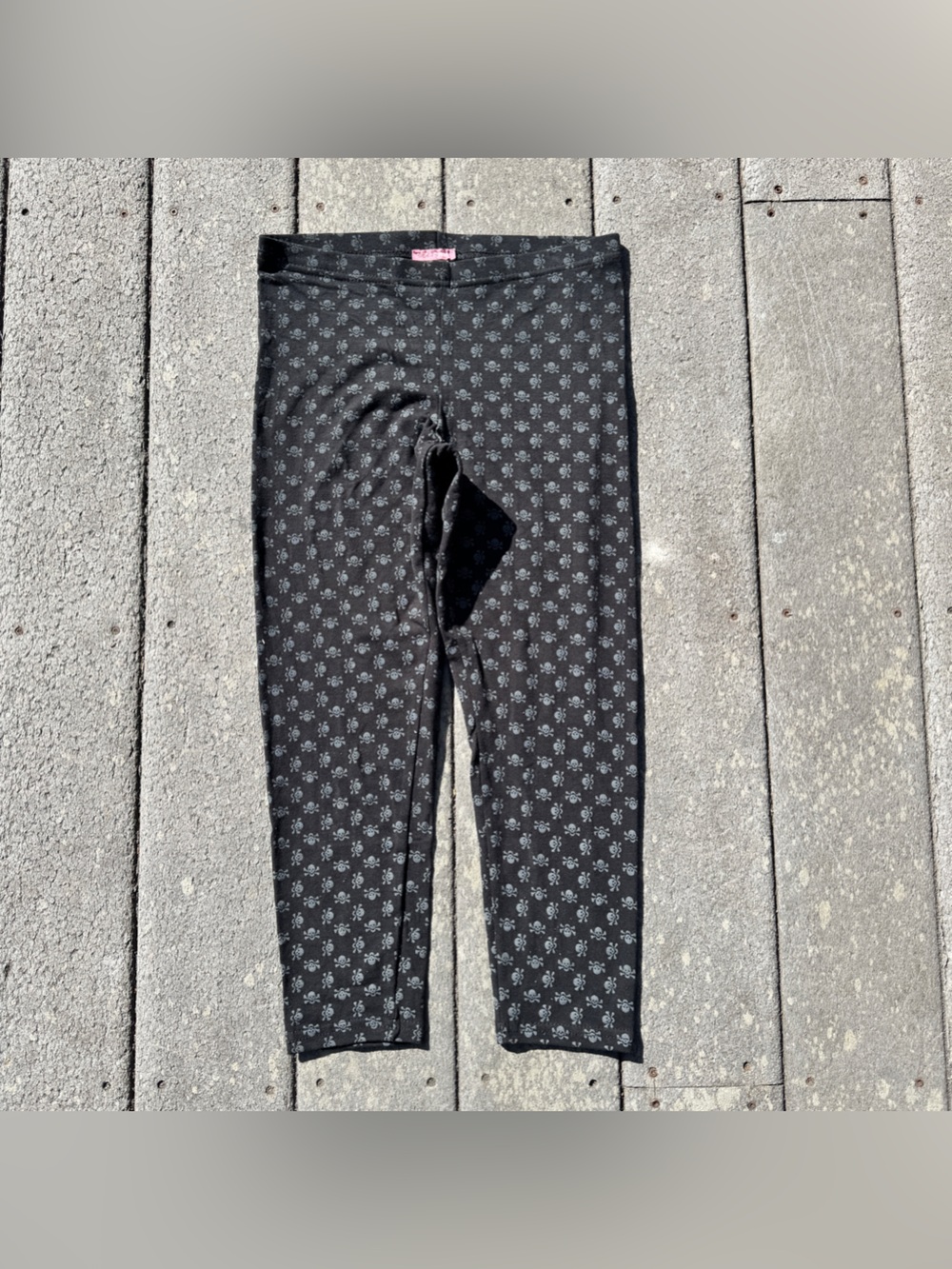 NWT Y2K Skull & Crossbones Patterned Leggings